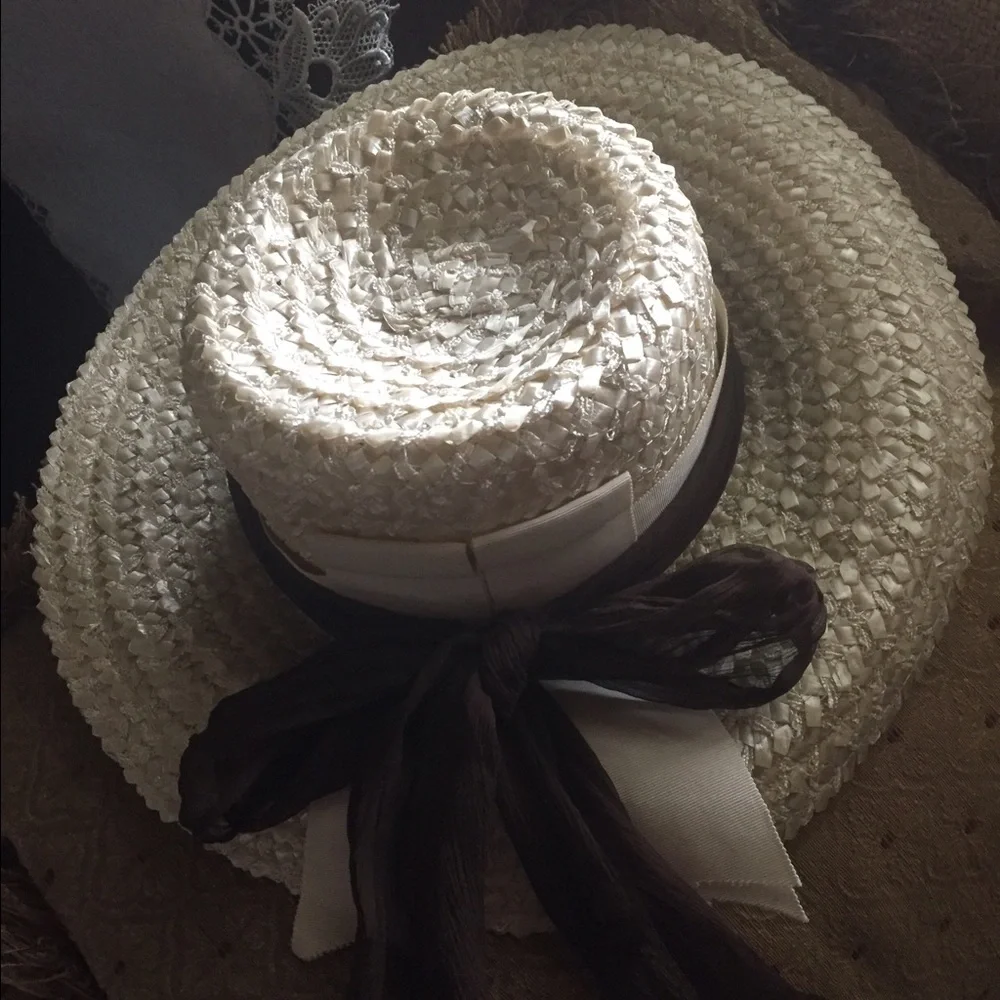 Vintage Cream Raffeta Hat w Ribbon Band - Picture 7 of 9